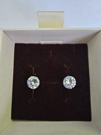 Nausnice z chir.ocele, 