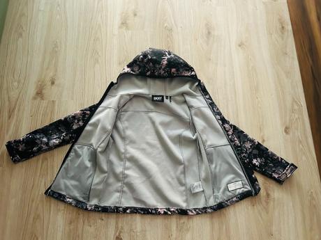 Krásna softshellová bunda značky dkny, pc 120 eur, dkny,140