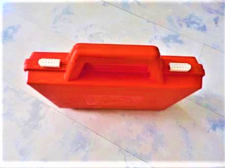 Plastový kufrík na výtvarnú, 