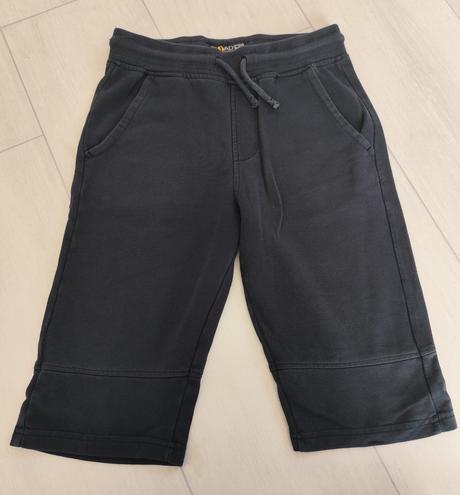 Predám chlapčenské kraťasy, c&a,146