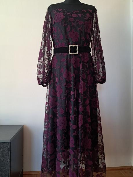 Šaty spoločenské, 42