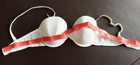 Posledné 3 kusy - biele podprsenky super stav, l