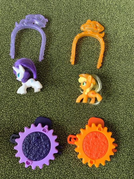 Koník pony na kolotoči,