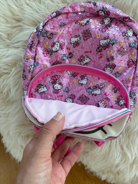 Ruksacik hello kitty,