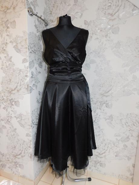 Kvalitne velmi pekne saty na slavnost, 38