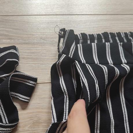 Páskavé nohavice. ľahká, letná látka, m