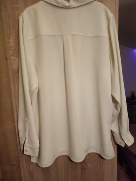 Kvalitná blúzka, 46