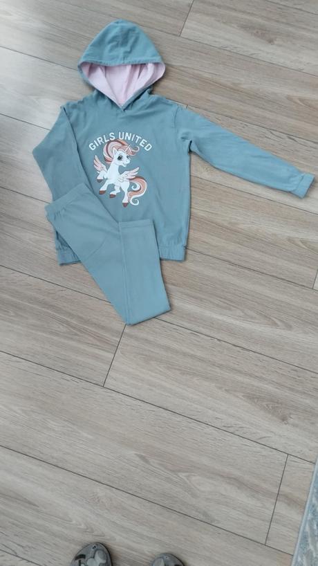 Dievčenská súprava, 110