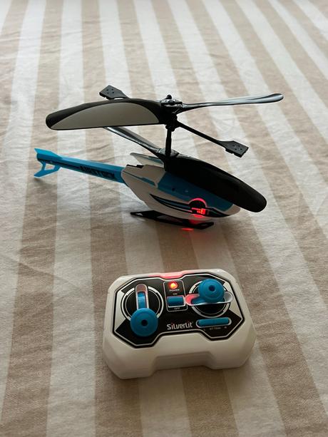 Ovládací helikopter flybotic air stork - modrý,