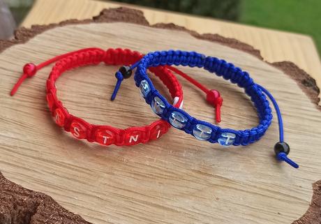 Náramky s  menami  alebo iniciálami, 