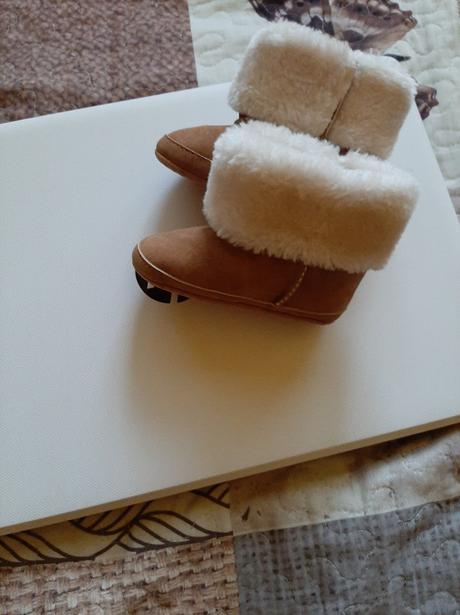 Capacky s kozusinkou, 18