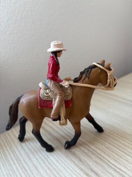Schleich kobyla s jazdkyňou,