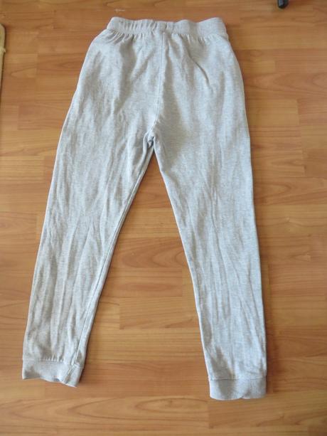 Svetlošedé tepláky - veľ. 140/146 - značka ff, f&f,140