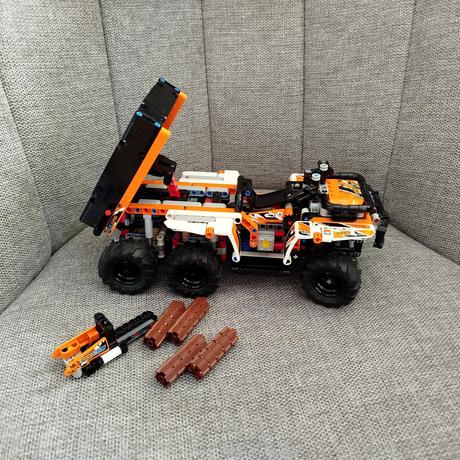 Lego technik 42139 - terénne vozidlo,