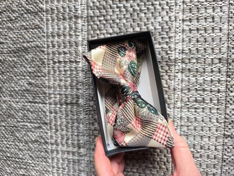 Žakárový motýlik, 