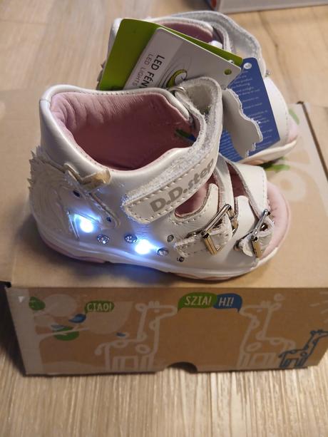 Nové d.d.steep blikajuce sandale, d.d.step,20