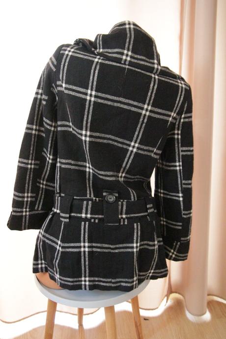 Čierny biely kabát s, s