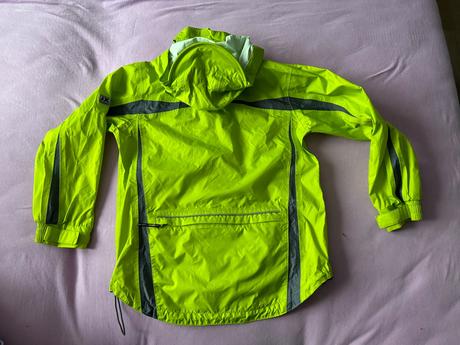 Bunda do dažďa, 140