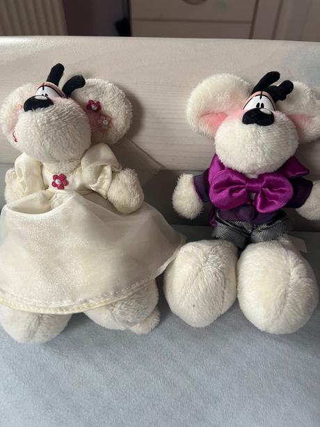 Svadobny podnos a plysaky, 