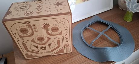 Hračka pre mačky - vyberanie pochúťok z pohárikov, 