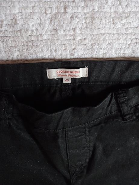 Džegíny, clockhouse,40