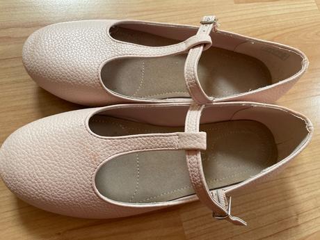 Sandalky 36, reserved,36