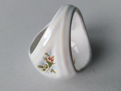 Porcelánový košíček, 
