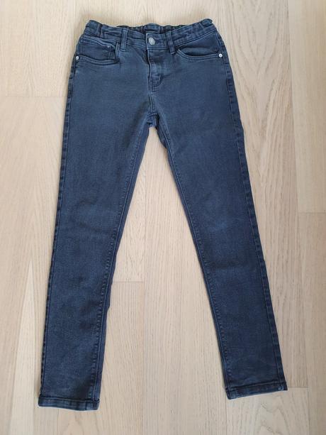 Tmavo šedé rifle c&a 158, c&a,158