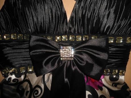 Spolocenske farebne saty, s