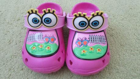 Veselé gumové crocsy za polovicu, 23