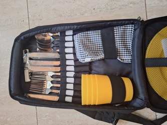 Piknikový ruksak s príslušenstvom pre 4 osoby, 