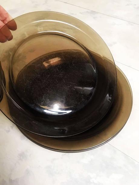 Plytký pyrexový nerozbitný tanier,