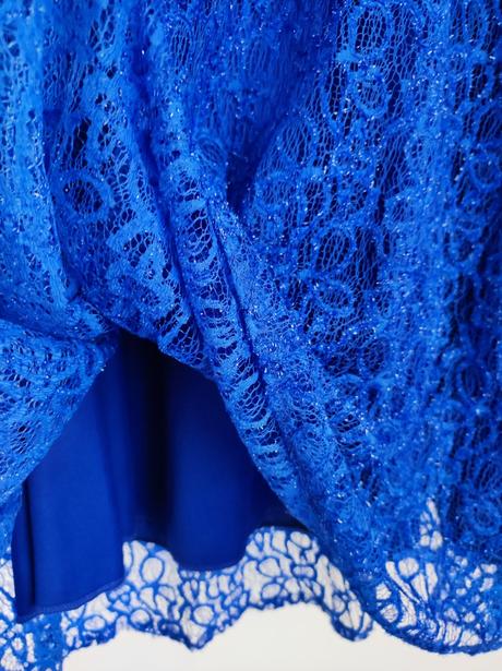 Spoločenské šaty., 48