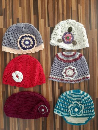 6 x hačkovaná čiapka velk. 1 - 6 rokov., 92