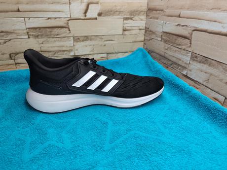 Adidas 46 - čierne bežecké tenisky, adidas,46