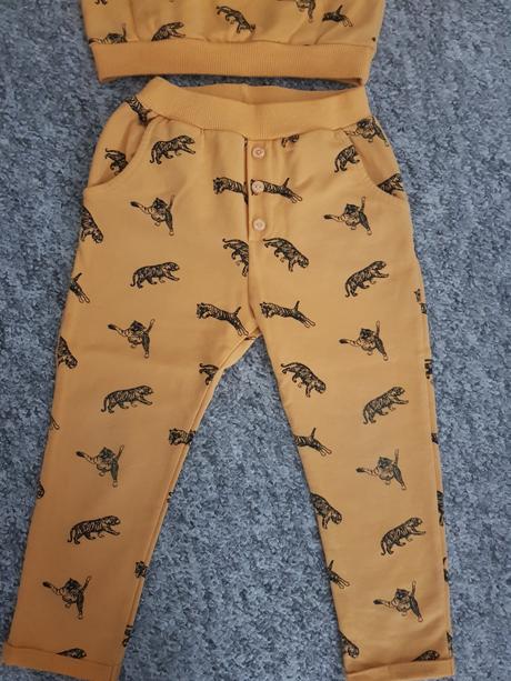 Tepláková súprava, 104