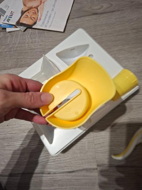 Manuálna odsávačka materského mlieka, 