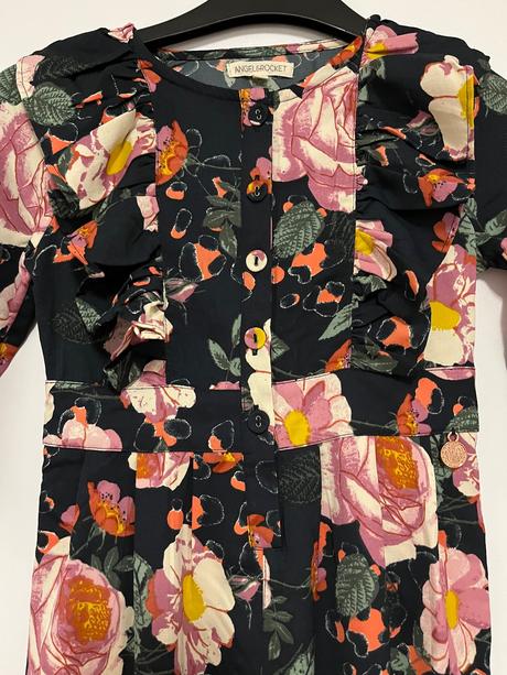 Príležitostný kvetinový overal, 110