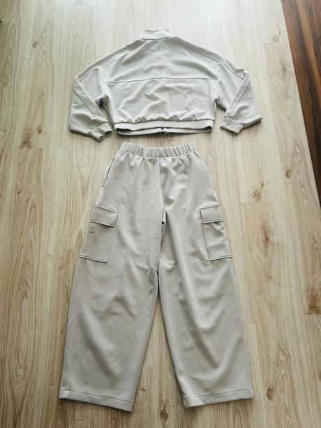 Krásny štýlový komplet značky oysho, pc 110 eur, m