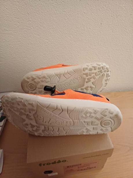 Jarne topanky, froddo,33