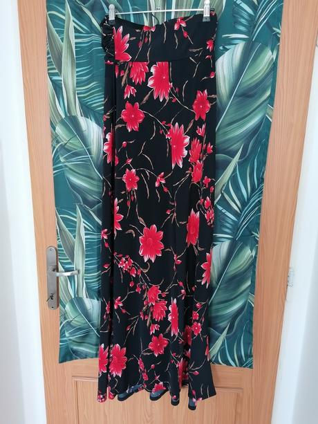 Krasne kvetove saty, m