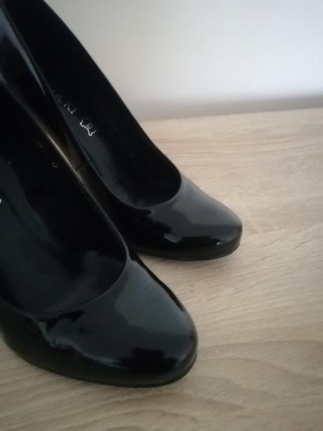 Lakované lodičky top stav, lasocki,37