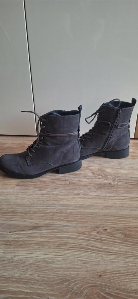 Poltopánky, graceland,40