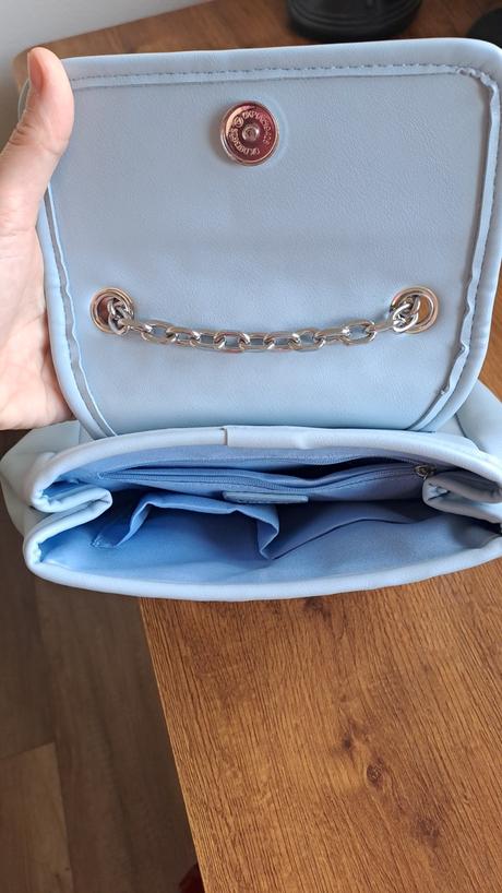 Bledomodry ruksacik/kabelka, 