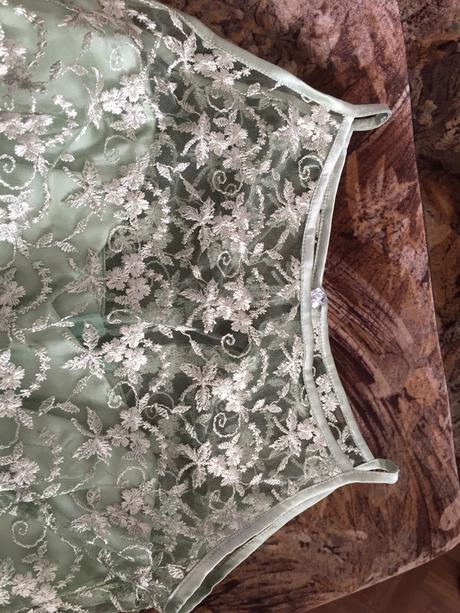 Zelené spoločenské šaty, 36