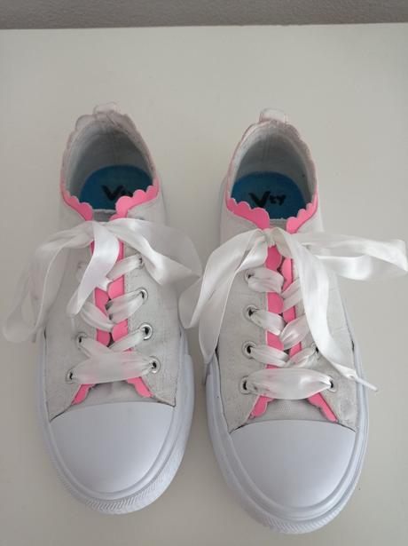 Biele letné plátenky-tenisky, saténové šnúrky, deichmann,38