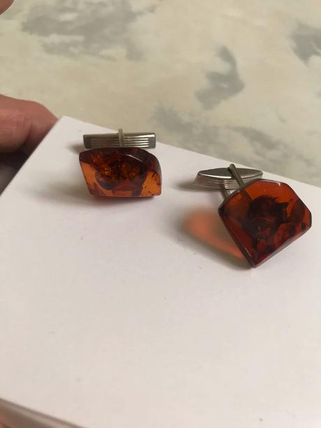 Jantárové manžetové gombíky,