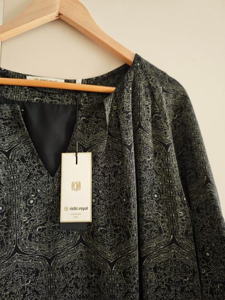 Nadčasové značkové šaty rich & royal, l