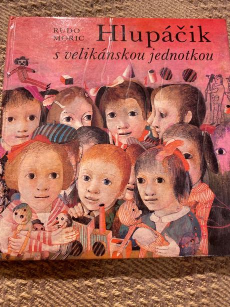 Retro stará kniha hlupáčik s velikánskou jednotkou, 