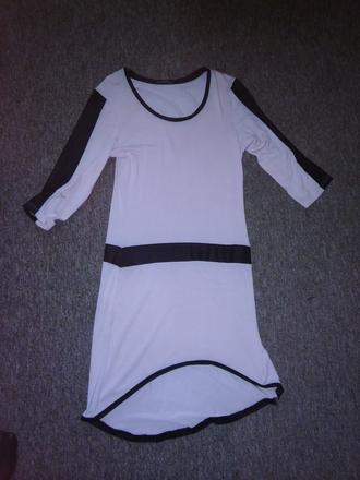 Krásne moderné šaty, s